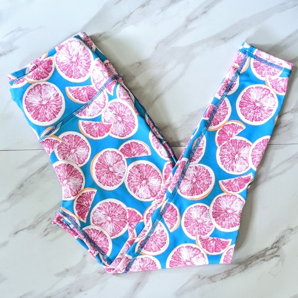 crown & ivy Pants - CROWN & IVY Grapefruit Print Compression Leggings